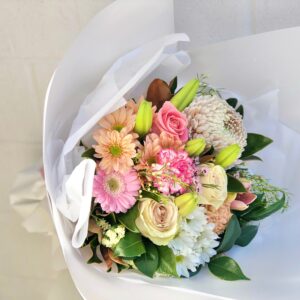 ALLURE PASTEL POSY (Sold out)